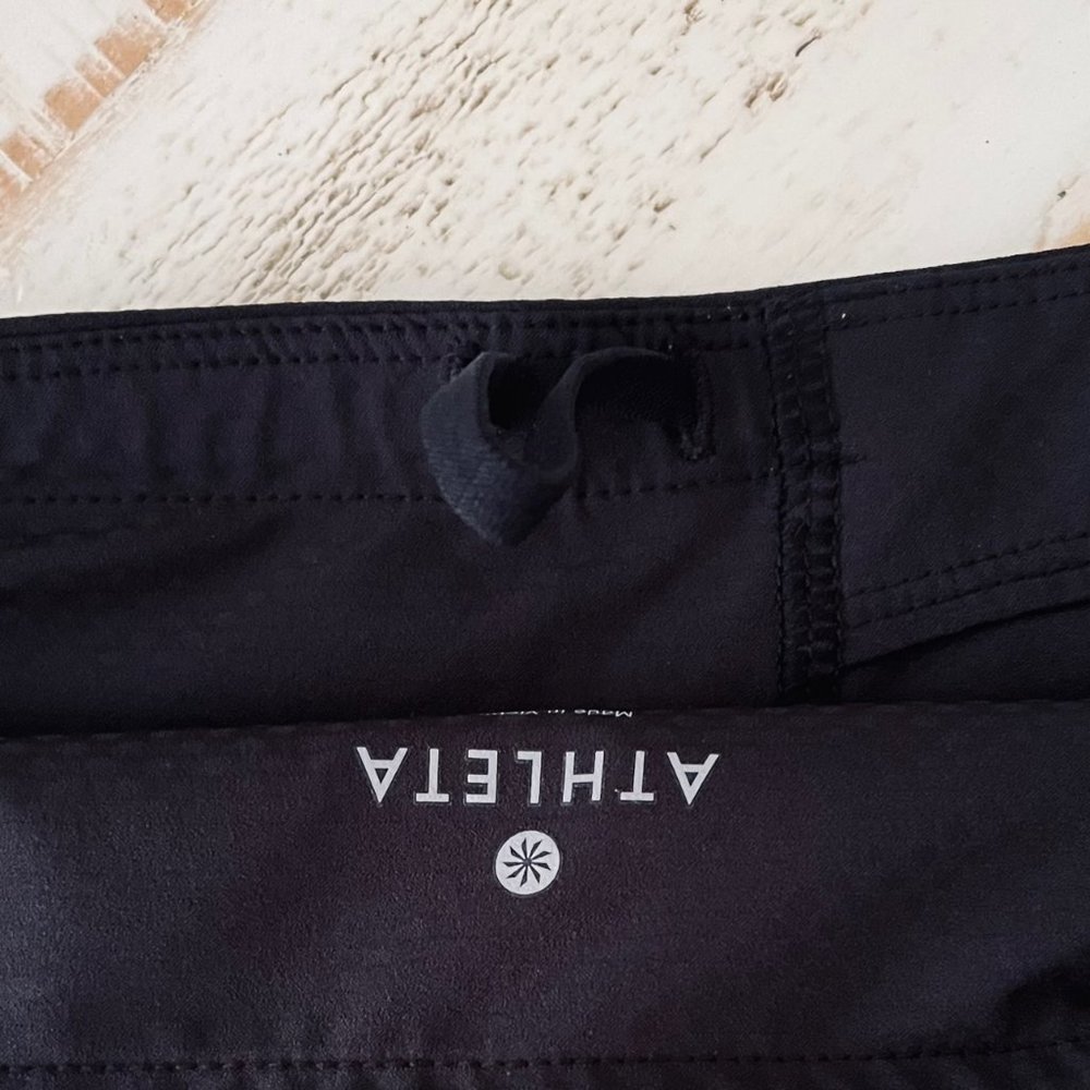 Athleta Capris Workout Gear - Picture 3 of 12